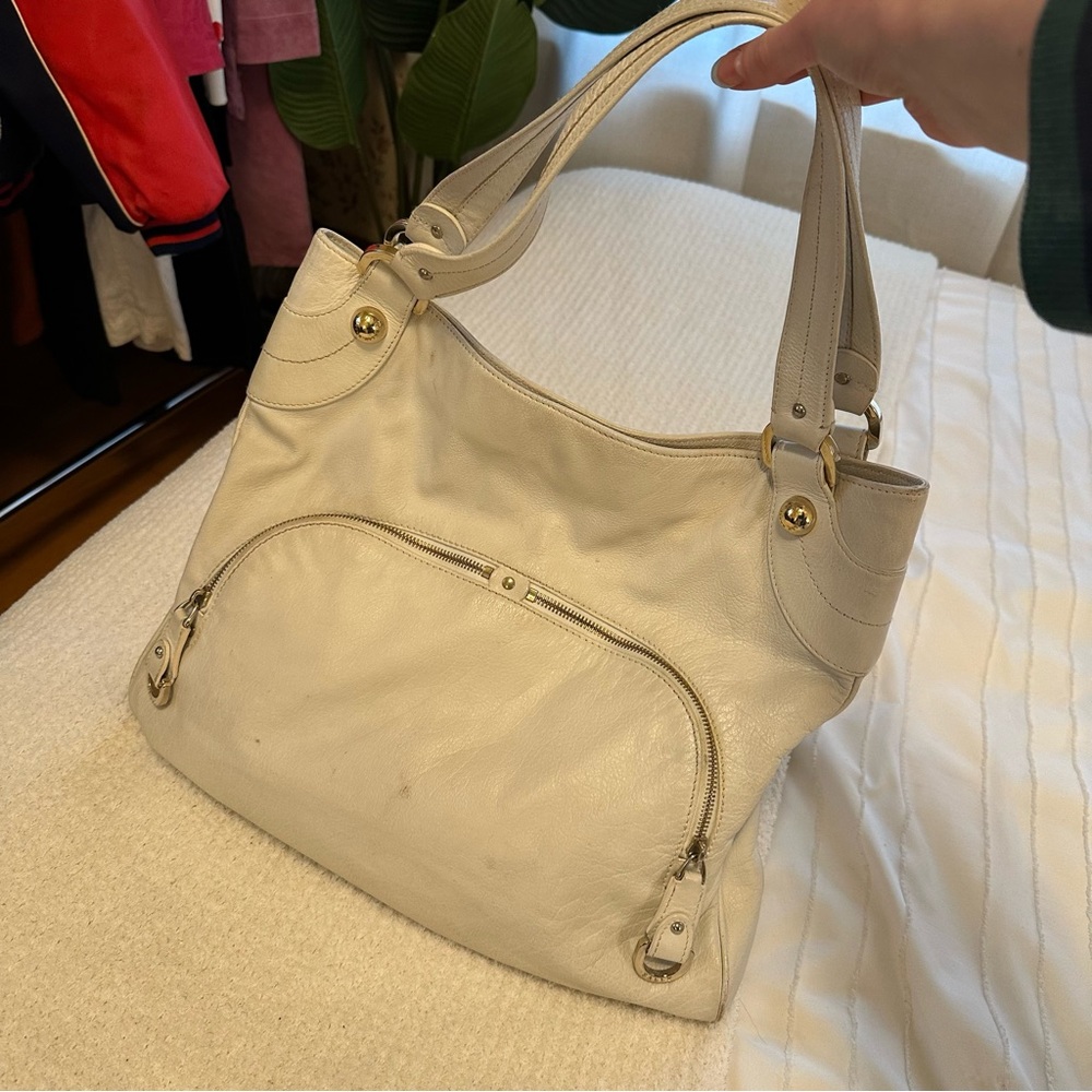 Bally cream pebble leather purse